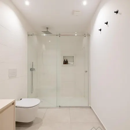Nicos Garden Apartment By Porto Velho Apartamentos アパート
